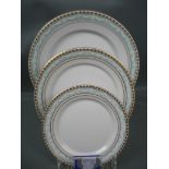 KPM Berlin Kurland Mint & Goldrand. 3 flache Teller. Erste Wahl. Ca. 15, 19 & 25,5cm.