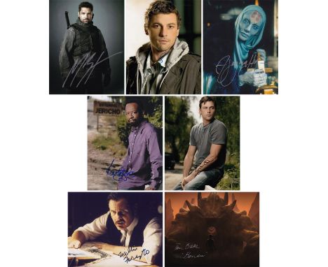 SALE! Lot of 5 Sci-Fi / Horror hand signed 10x8 photos. This is a beautiful lot of 6 hand signed photos, Farscape (Virginia H