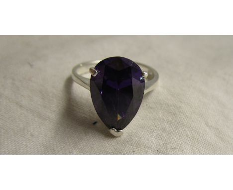 Silver &amp; amethyst set ring