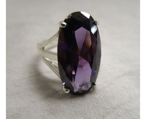 Silver &amp; amethyst set ring