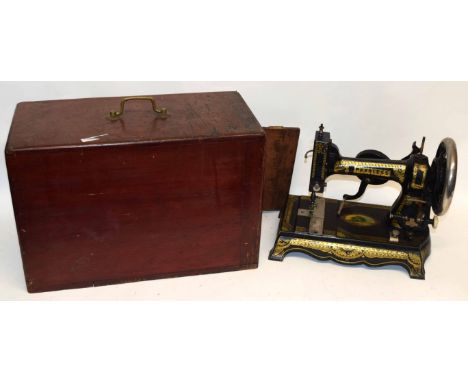 Vintage "Peerless" sewing machine in case, 44cm long