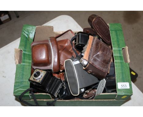 A quantity of vintage cameras to include Kodak Brownie 44A, a Kodak Reomar in case, a Coronet 66, a Coronet Victor, a Kodak I