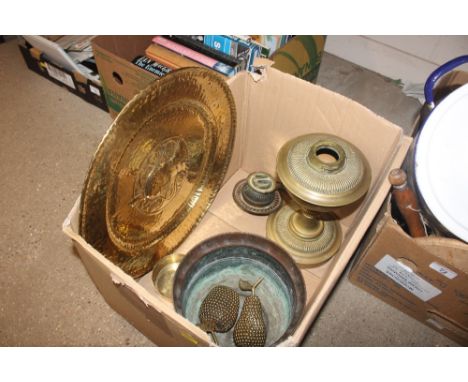 A box of brassware to include oil lamp, wall plaque, Arts &amp; Crafts type copper jardinière etc.