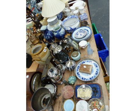 A CHINESE BLUE AND WHITE JAR AS A LAMP, ELECTROPLATE, A CLOCK, COLCLOUGH TEA WARES, ORIENTAL DINNER PLATES, ETC.