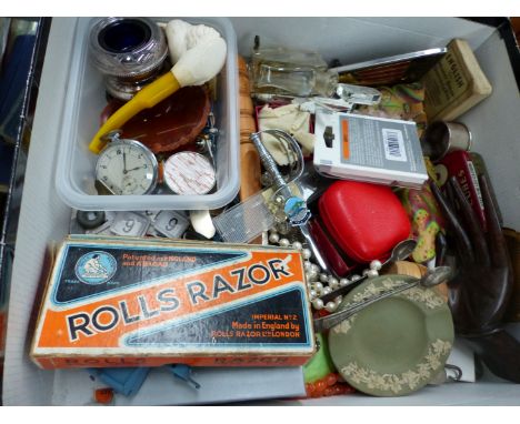 A BOX OF COLLECTABLES TO INCLUDE BADGES, A CAR BADGES, ROLLS RAZOR, MEERSHAUM PIPE, POCKET WATCH ETC. 