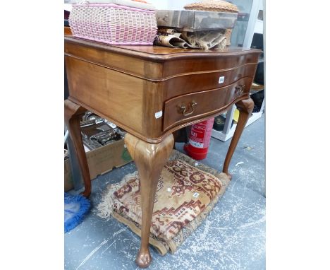 A VINTAGE MAHOGANY SERPENTINE CUTLERY CANTEEN CABINET ON CABRIOLE LEGS.