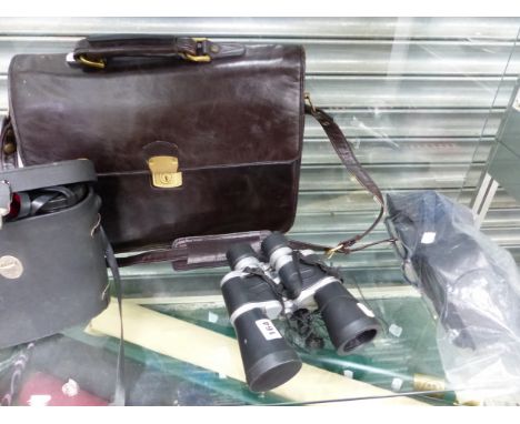 TWO PAIRS OF BINOCULARS, A CANON PC1016 CAMERA WITH BATTERY CHARGER, A RICOH CAMERA AND A HIDESIGN LEATHER BRIEF CASE