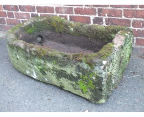A LARGE ANTIQUE SANDSTONE PUMP TROUGH, L 102 cm, W 56 cm