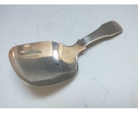 A HALLMARKED SILVER CADDY SPOON - BIRMINGHAM 1820, makers mark L&amp;Co, L 85 cm