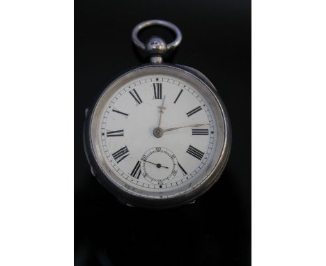 A HALLMARKED SILVER OPEN FACED MANUAL WIND POCKET WATCH, having a Chester hallmark, Dia 5.5 cm