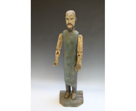 AN EARLY WOODEN BEARDED MALE MANNEQUIN WITH DETACHED BASE, H 63 cm