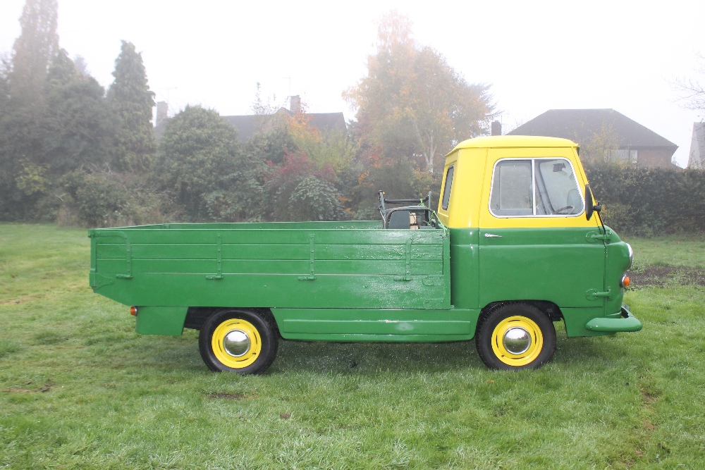 A BRITISH LEYLAND 1967 MORRIS COMMERCIAL J4 PICK UP DROPSIDE LORRY, in ...