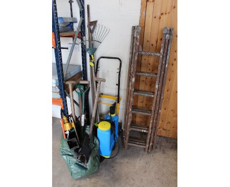 QUANTITY OF GARDEN SUNDRIES TO INCLUDE A THREE TIER WOODEN LADDER