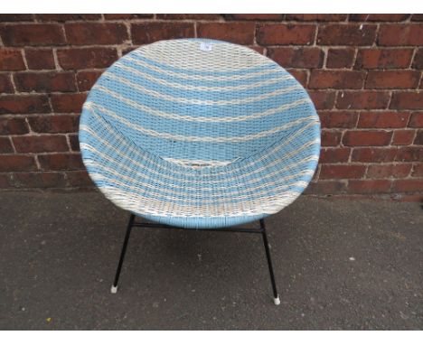 A RETRO 1960/70'S CHAIR