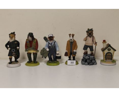 A COLLECTION OF ROBERT HARROP DOGGIE PEOPLE FIGURES COMPRISING OF; CC134 WIRE HAIRED FOX TERRIER COUNTRY VET, CC138 SPRINGER 