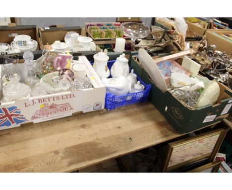 THREE BOXES OF ASSORTED CERAMICS AND GLASSWARE TO INCLUDE A LEONARDO COLLECTION BOXED CUP AND SAUCER, ROYAL DOULTON LINCOLN T