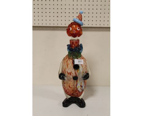 A MURANO STYLE STUDIO GLASS DECANTER IN THE FORM OF A CLOWN, H 42 CM