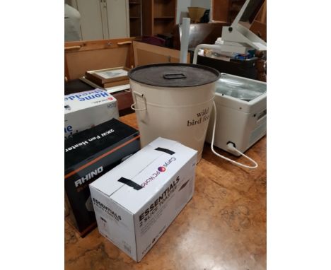 A WILD BIRD FEEDER A 3M PROJECTOR A TOASTER HEATER AND PAPER SHREDDER