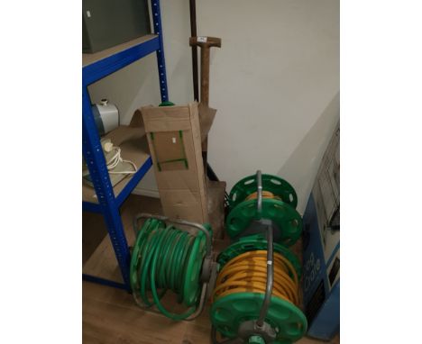 ASSORTMENT OF GARDEN TOOLS AND 3 HOSE PIPES ETC