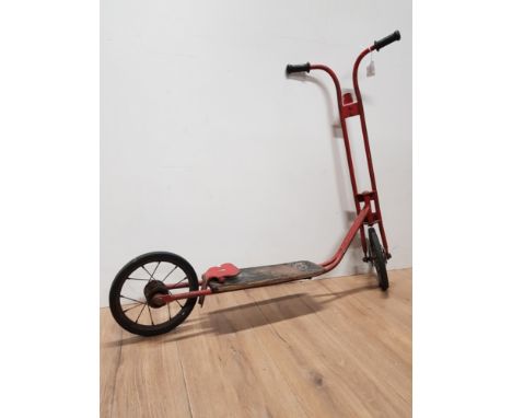 VINTAGE PUSH SCOOTER