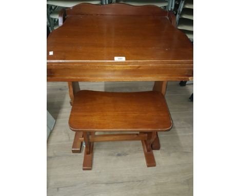 KIDS DESK AND STOOL