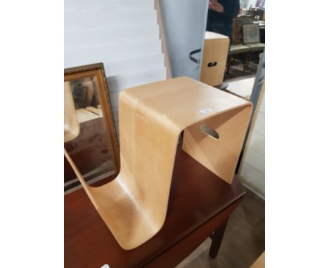 ISOKON STYLE MAGAZINE STOOL