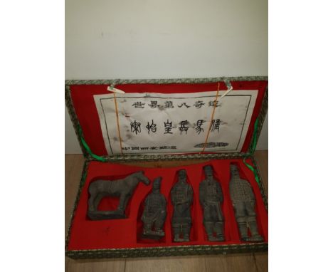TERRACOTTA ARMY MINIATURE FIGURES GIFT SET