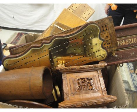A box containing various treen wares to include cribbage boards, dominoes, snooker scoreboard together with a small quantity 