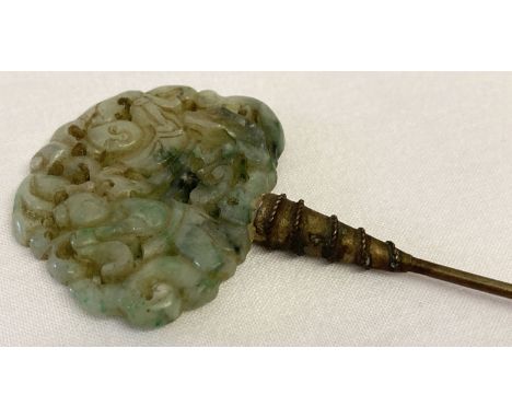 A vintage decorative pierced work, jade hair pin with figural detail.   Approx. 16.5cm long.