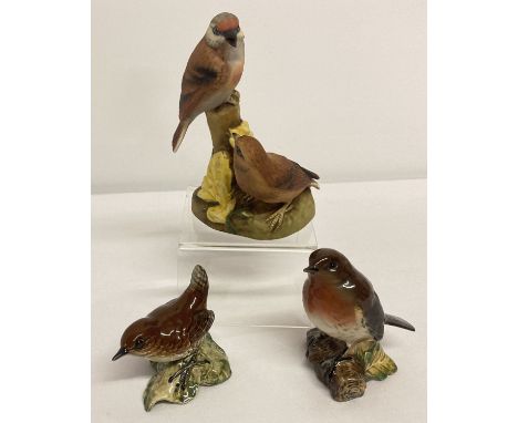 3 ceramic bird figurines by Beswick and Royal Worcester.  Beswick robin #980 and wren #993 (small chip to underside of base) 