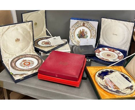 Ten commemorate plates, various markers including Spode, Crown, Wedgewood etc