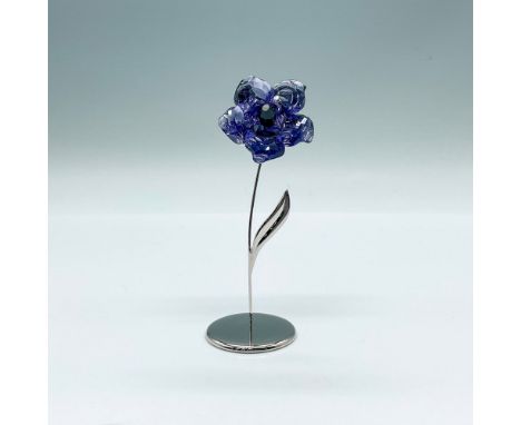 Part of the Exotic Flowers collection. A beautiful blue-violet crystal petal flower with a chrome stem and leaf. The flower h