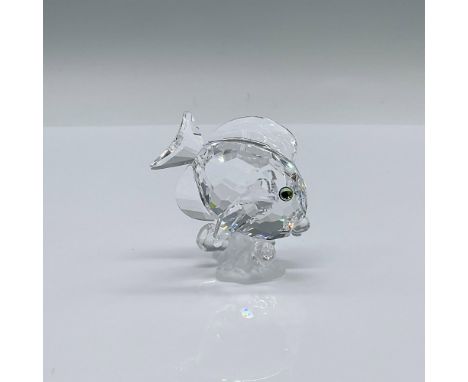 Part of the clear version of the Wonders of the Sea trilogy. A clear fish swimming over a frosted base. Swarovski marked. Thi