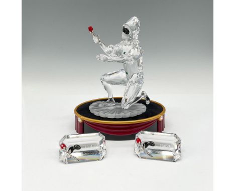 Harlequin is the final piece of the Masquerade trilogy. Created in clear, frosted and black crystal, and holds a red crystal 