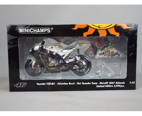 Minichamps Valentino Rossi Collection - a 1:12 scale diecast model Yamaha YZR-M1, Fiat Yamaha Team, MotoGP 2007 Valencia, iss