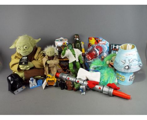 Star Wars - A collection of mainly Star Wars orientated toys, games, plush toys, and a Stars Wars bedside lamp. Lot includes 