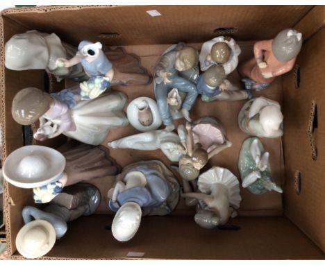 Four NAO figures, some a/f (1 box)