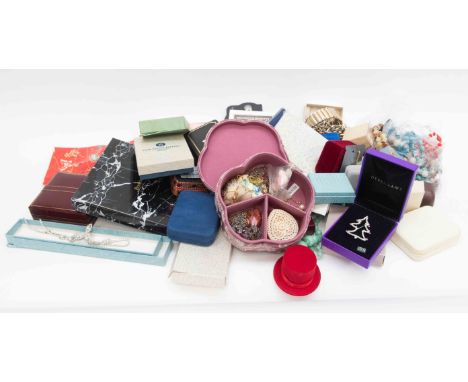 A collection of costume jewellery, to include: vintage circa 1950s, 1960s clip on earrings; brooches; Stratton compact; ceram