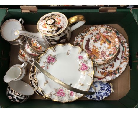 Royal Crown Derby 'Old Avesbury' part tea service 2451 pattern part coffee service, Royal Pinxton Roses cake plate, etc (one 