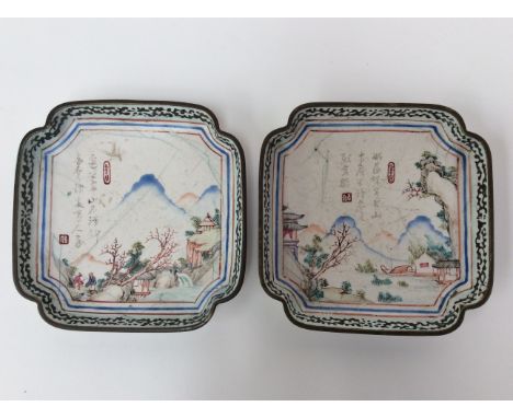 A pair of Japanese enameled and hand painted trinket dishes (minor damage). Character mark to the base. 
