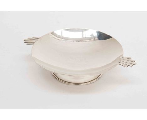 An Art Deco style silver footed twin handled trinket dish, Birmingham 1949, approx weight 3.24ozt