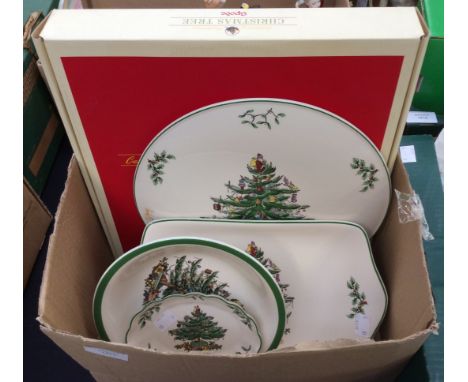 Spode 'Christmas Tree' hors d'oeuves dish, cake plate, serving dish peanut dish and sweet bowl (5)