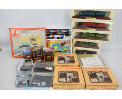 Lima - Oxford Diecast - Gaugemaster - City Street - Other - A collection of boxed items suitable for OO /HO gauge model railw