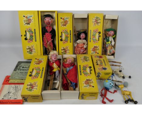 Pelham Puppets. A selection of eight boxed Pelham Puppets appearing in Excellent condition no tangles, nicely cared for. Lot 