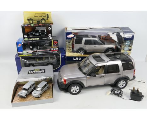 Land Rover - Rastar Xinghui - Zap Toys - Corgi - Born Free - Motor Max Discovery 3LR3. A selection of 7 mostly boxed Land Rov