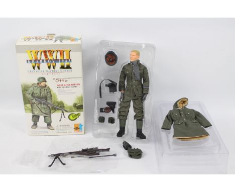 Dragon - A boxed Dragon #70010 1:6 scale WW2 Kharkov 1943 "Otto", Grenadier Machine Gunner (Schutze). The figure and accessor