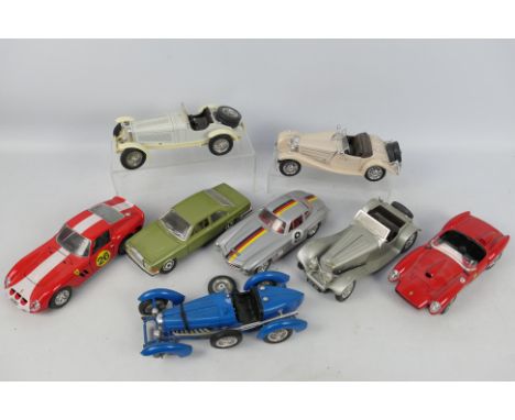 Burago - 8 x unboxed 1:18 and 1:22, and 1:20 scale die-cast model vehicles - Lot includes a 1:18 1954 Mercedes 300 SL. A 1:20