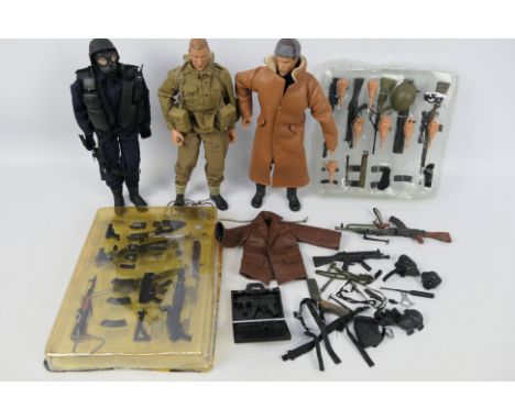 21st Century Toys - 3 x unboxed figures, Swat Team Pointman, WWII 8th Army Soldier and Boris The Enforcer. Also includes a qu