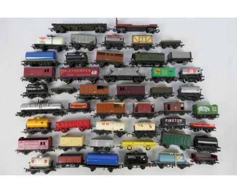 Hornby - Rivarossi - Jouef - Lima - Triang - Other - Over 40 unboxed OO/HO gauge items of freight rolling stock. Lot includes