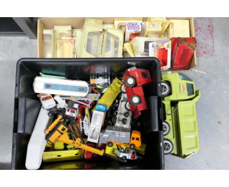 Dinky Toys - Matchbox - Corgi - Tonka - Others - A large quantity of diecast, plastic and pressed steel vehicles in various s